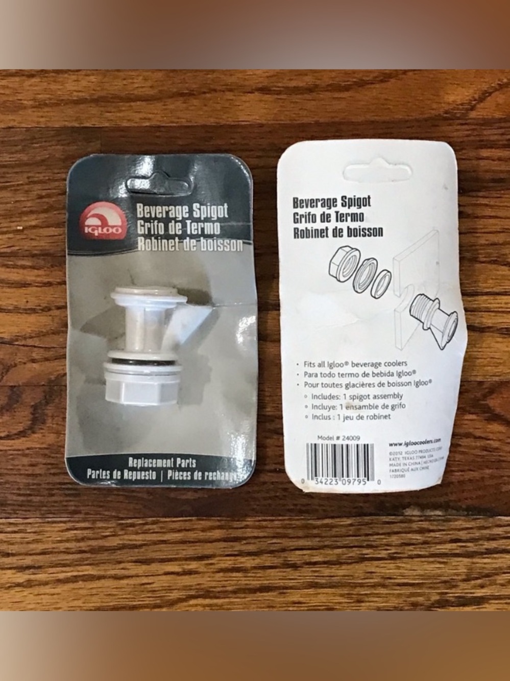 Igloo Beverage Spigot Replacement Parts
NIB NWT NEW
Fits Igloo beverage coolers